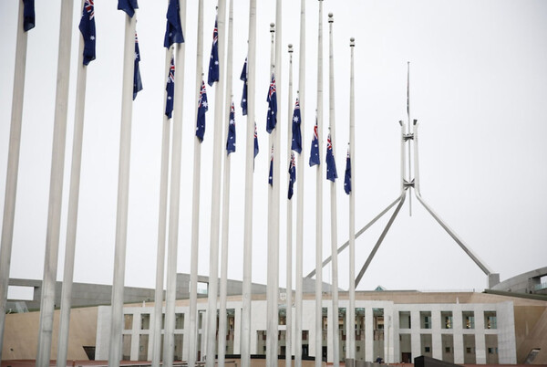 9일부터 호주 의회 등 연방 정부 건물에 조기가 게양됐다