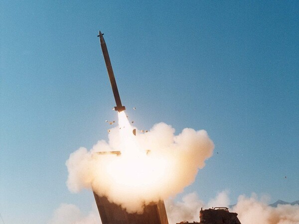  유도다연장로켓시스템(GMLRS) 미사일(사진:록히드 마틴 홈페이지)