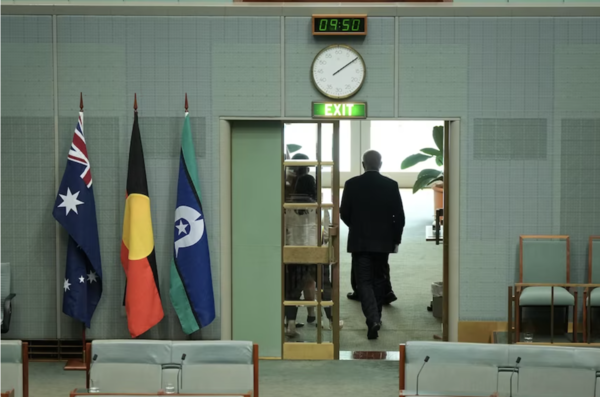 의회를 떠나는 스콧 모리슨 전 총리(사진:ABC)